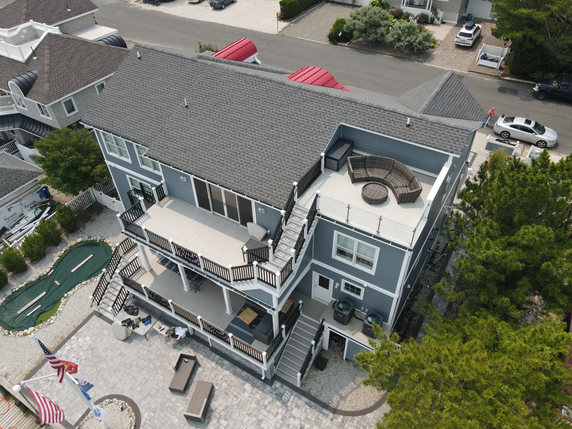 Long Beach Island Residence — aerial view of the stacked decks and roof deck