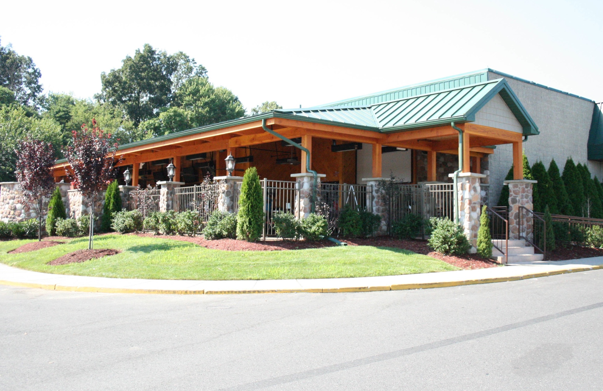 PB&G Restaurant, Cherry Hill NJ — covered open-air dining porch