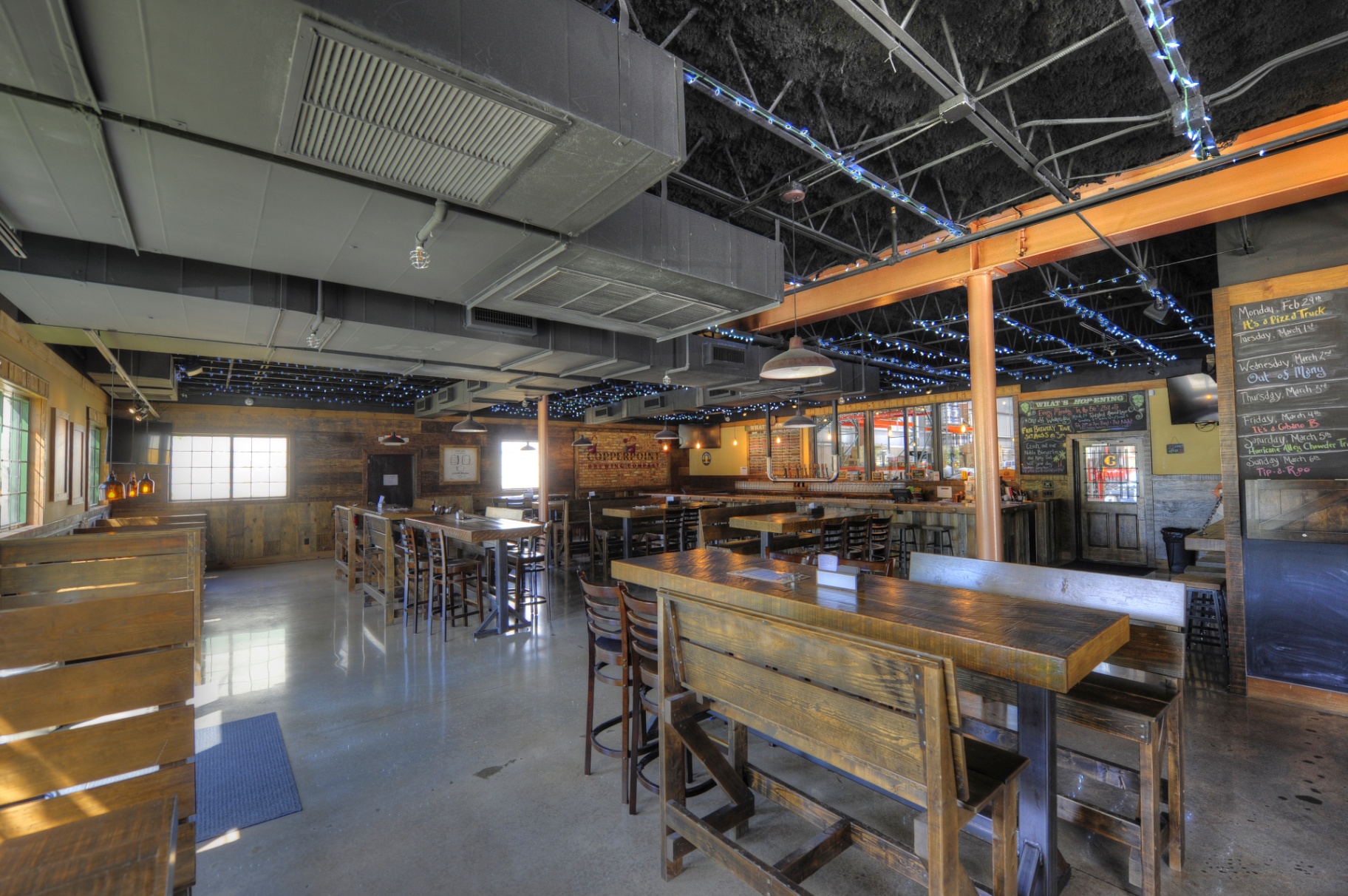 Copperpoint Brewing Company, Boynton Beach FL — taproom dining area