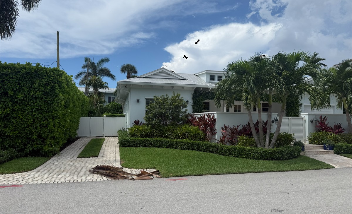 Delray Beach Residence — existing house, side elevation