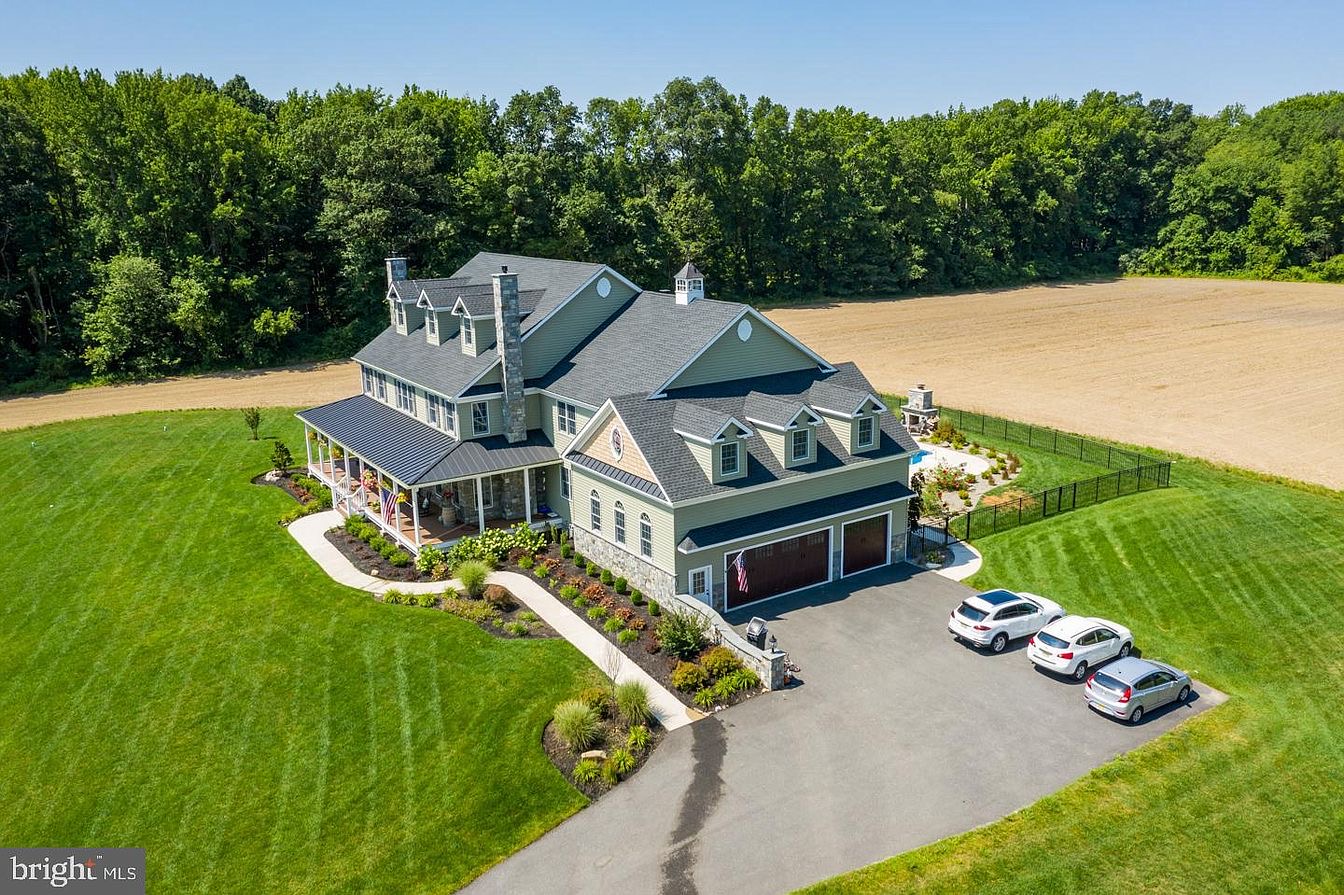South Harrison Residence — aerial view of the house, drive and grounds